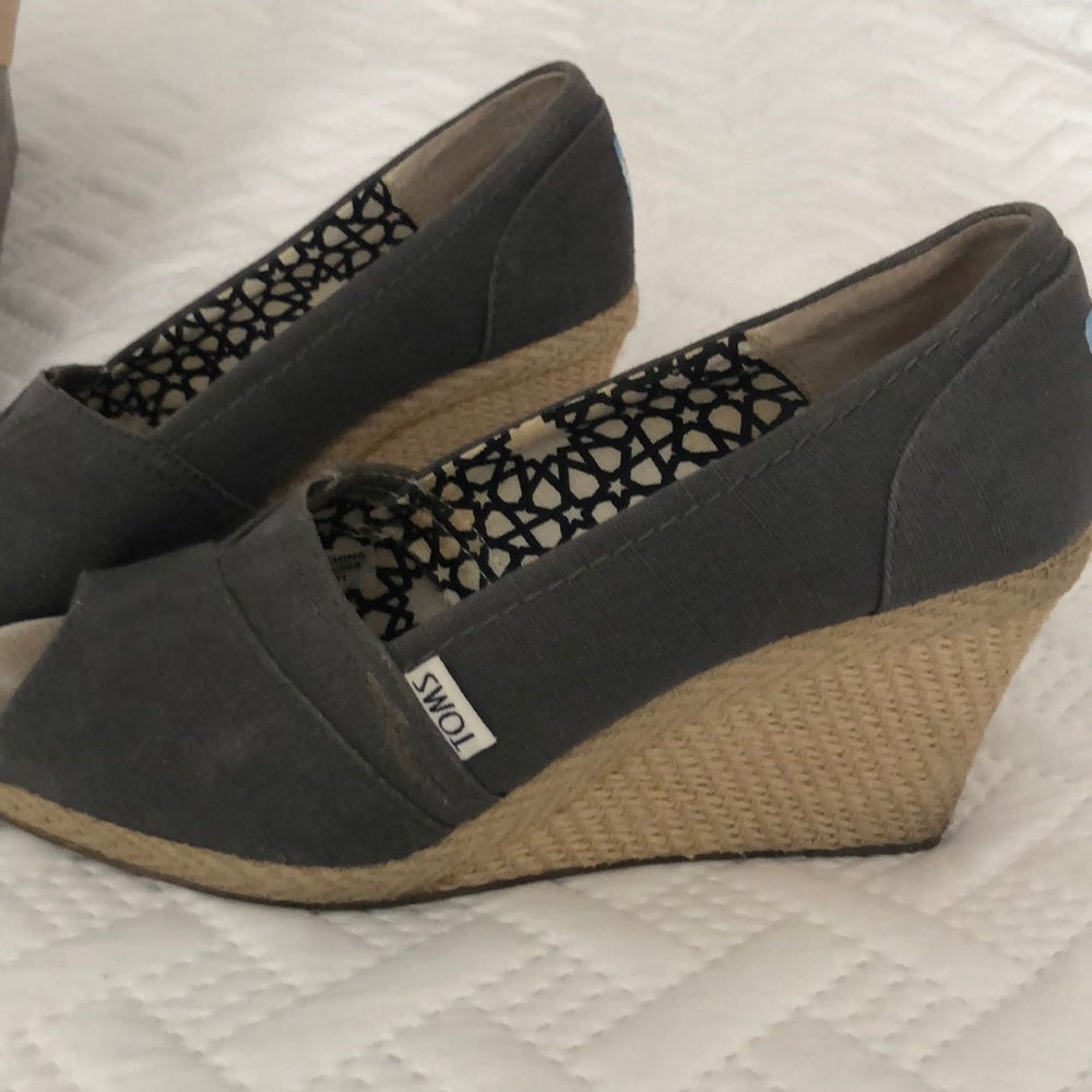 Wedge shoes